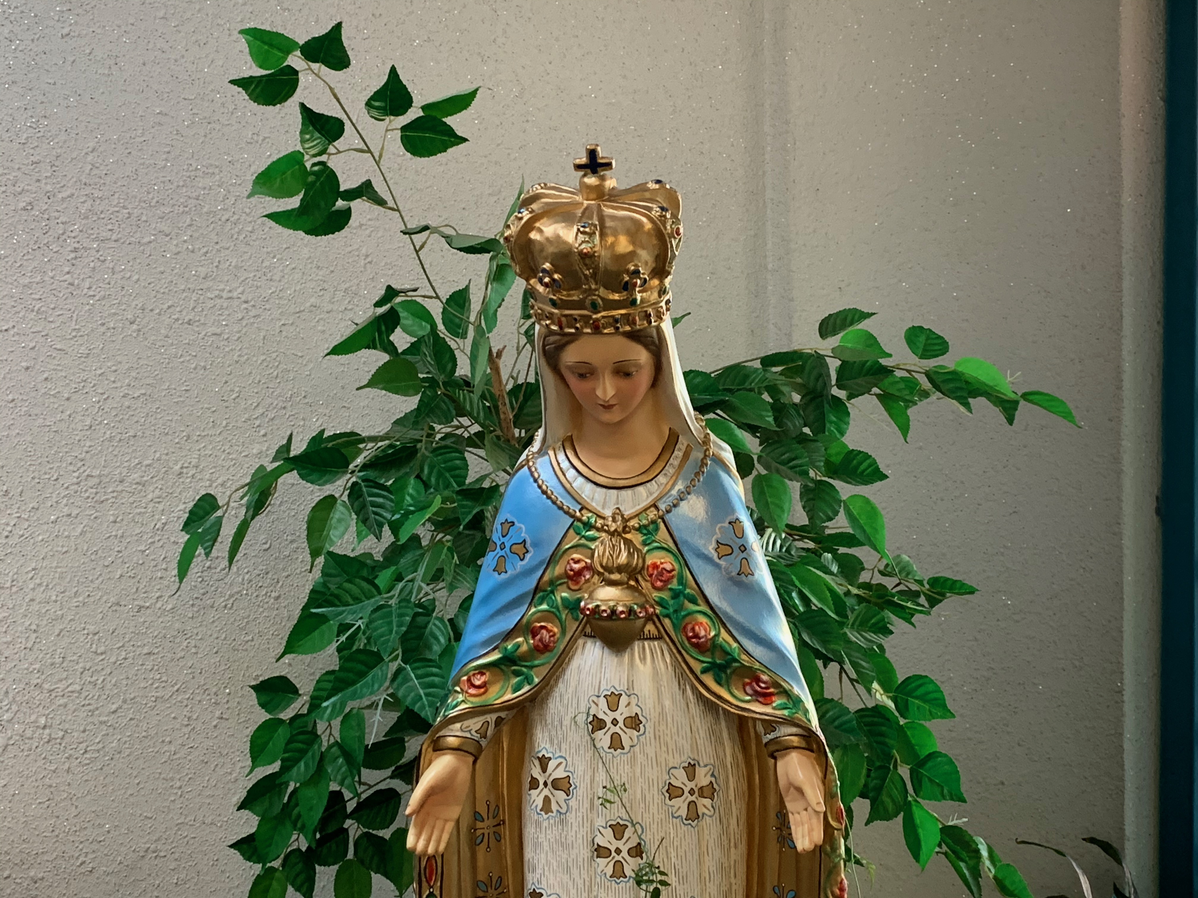 statue of holy mary