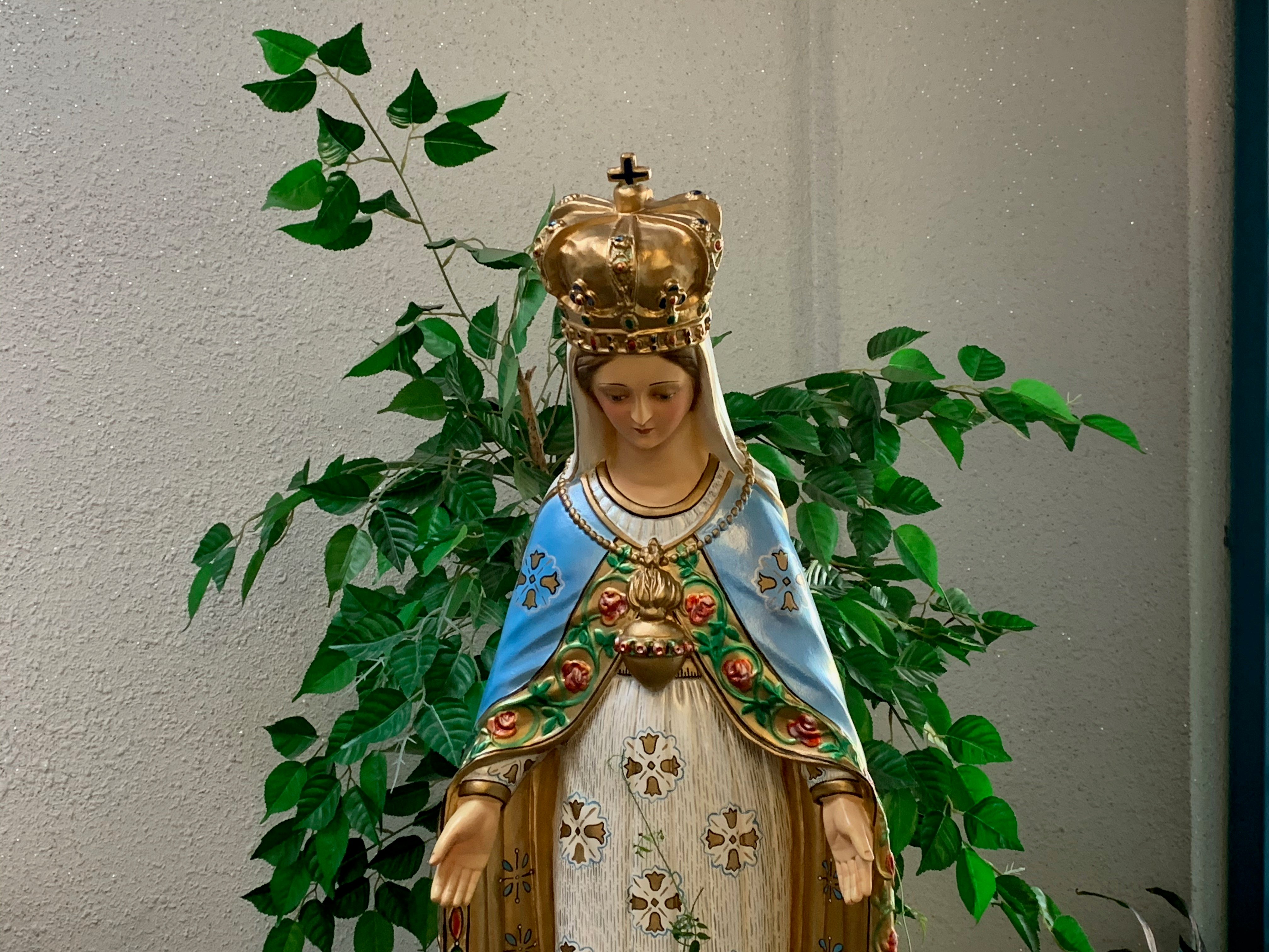 statue of holy mary